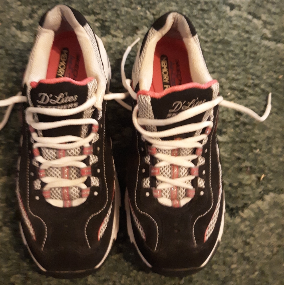 Ladies Skechers D'Lites shoe's